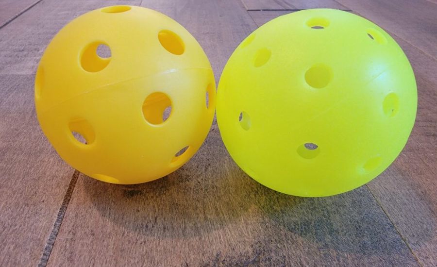 how many holes in an outdoor pickleball